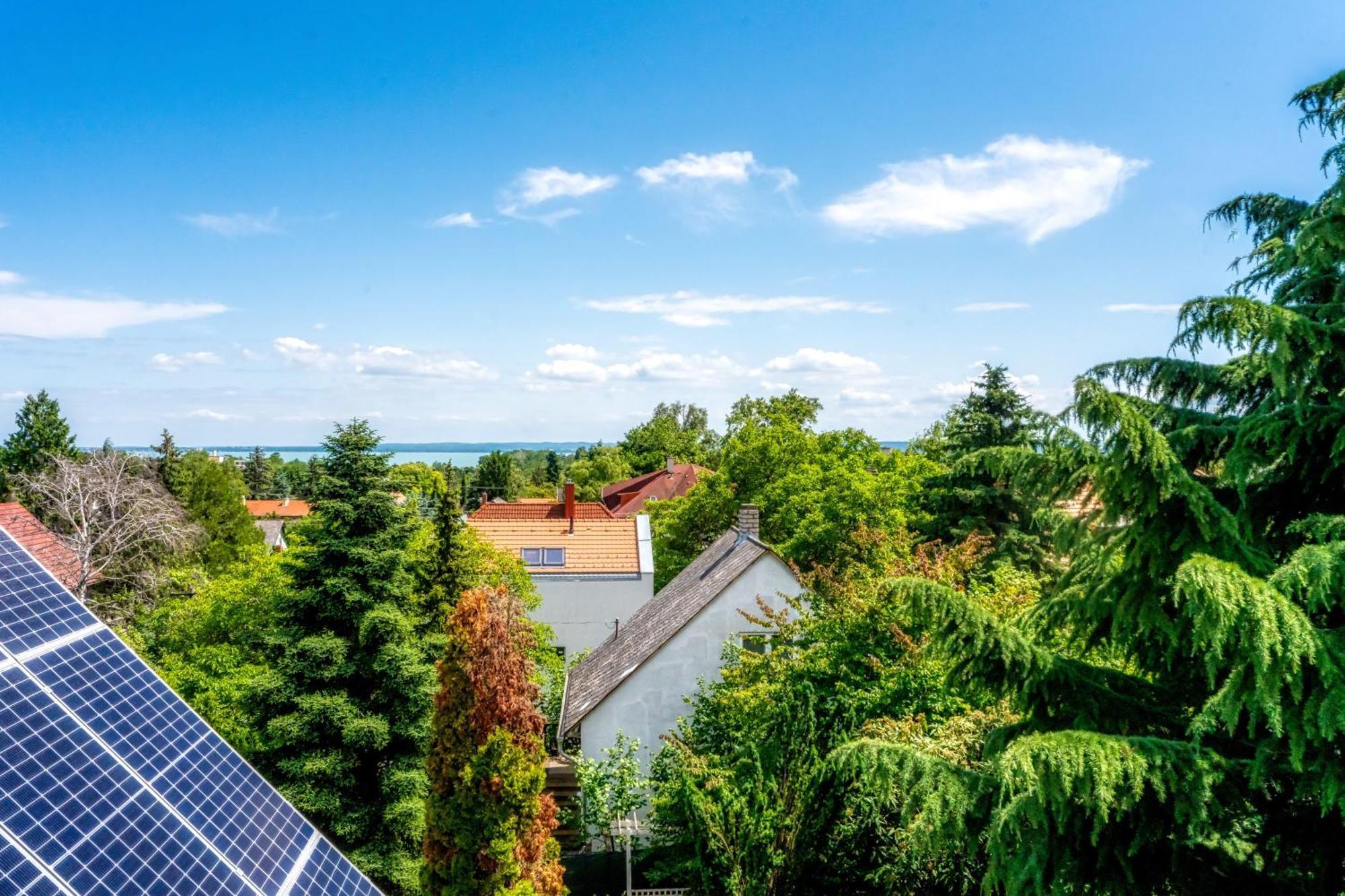 Villa Viktoria Balatonfured Exterior photo